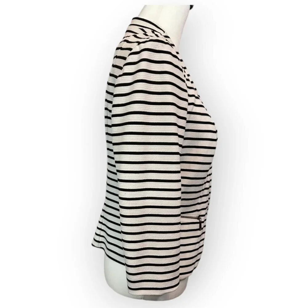 Roz & Ali Women's Black and White Striped Blazer Zipper detail on front Size S